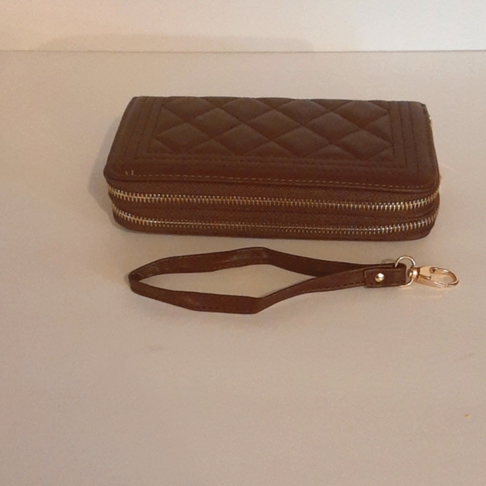 Large quilted Wallet.  Smoke free home